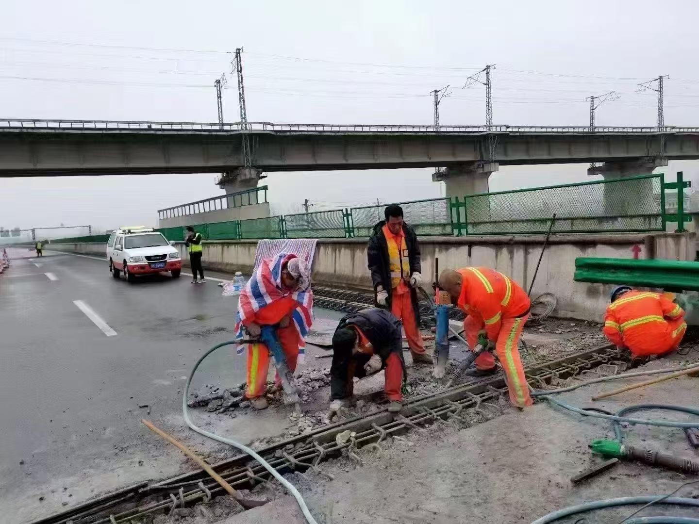 云台桥梁伸缩缝抢修料